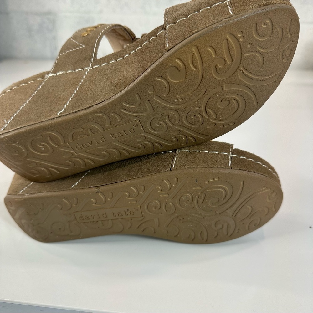 DAVID TATE sandal 8M gold embellishments SLIP ON gold light brown tan 8 NEW - Picture 9 of 9
